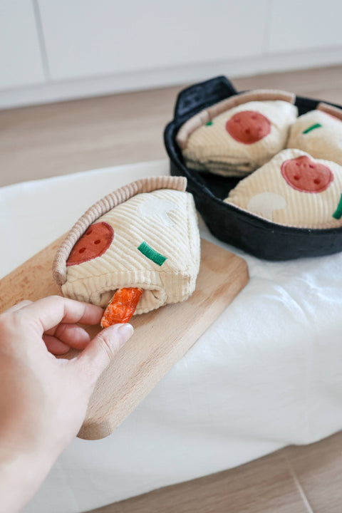DEEP DISH PIZZA // ENRICHMENT DOG TOY // Squeaky + Snuffle